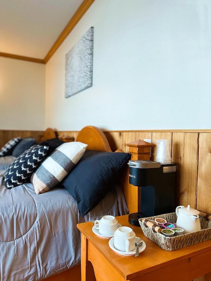 Auberge Au Poste De Traite Sainte-Famille Eksteriør billede