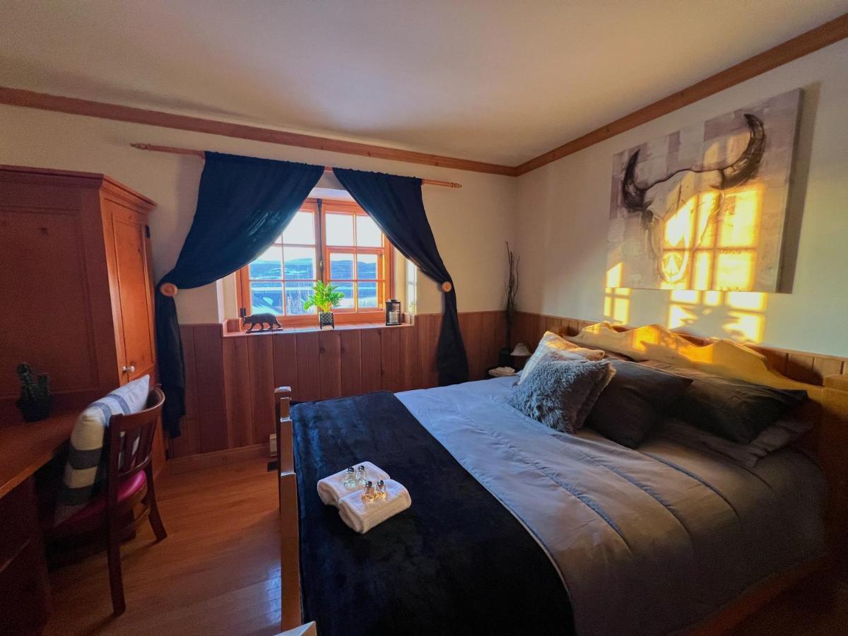 Auberge Au Poste De Traite Sainte-Famille Eksteriør billede